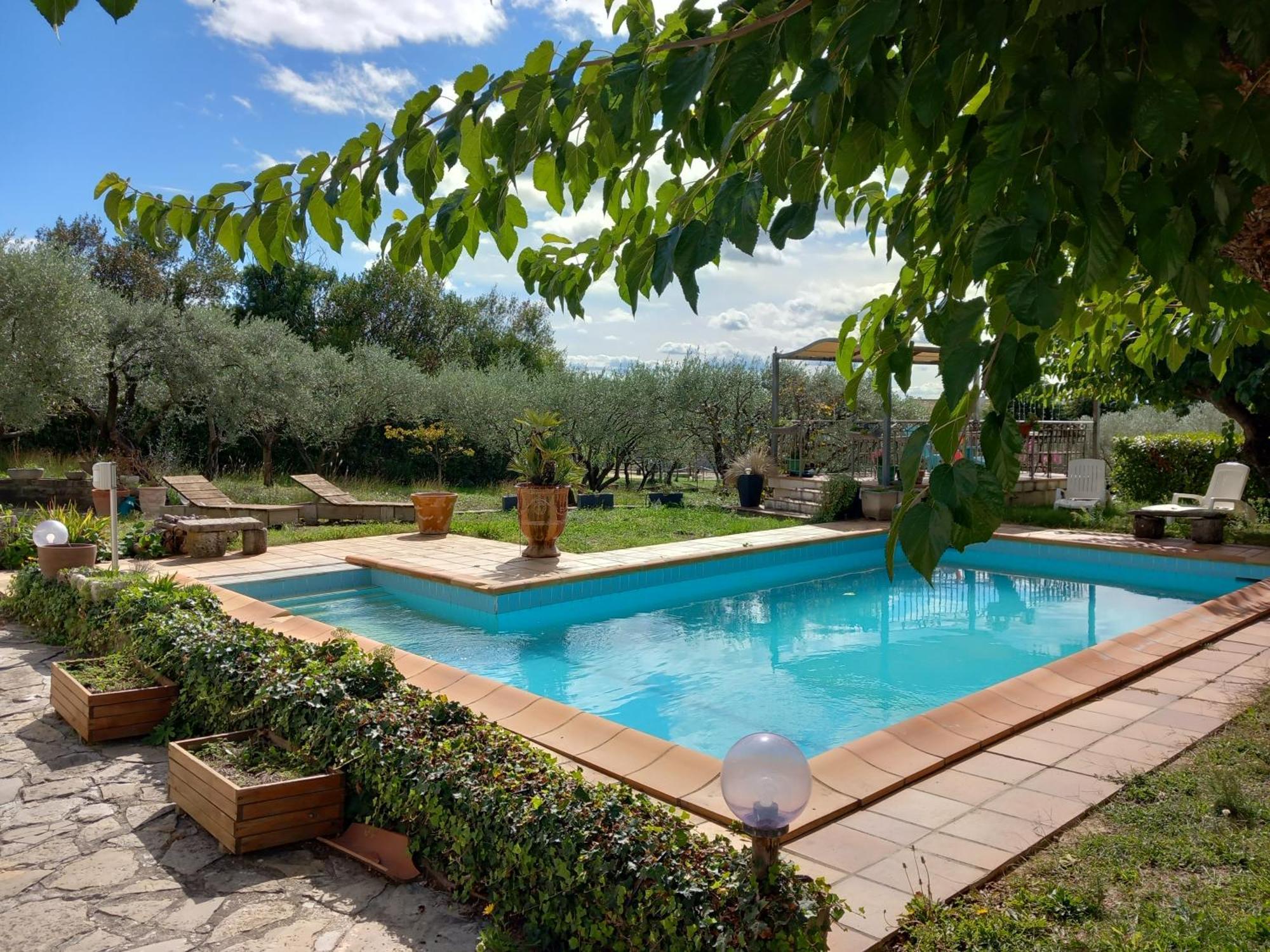 Le Relais Fleuri Hotel Alès Buitenkant foto